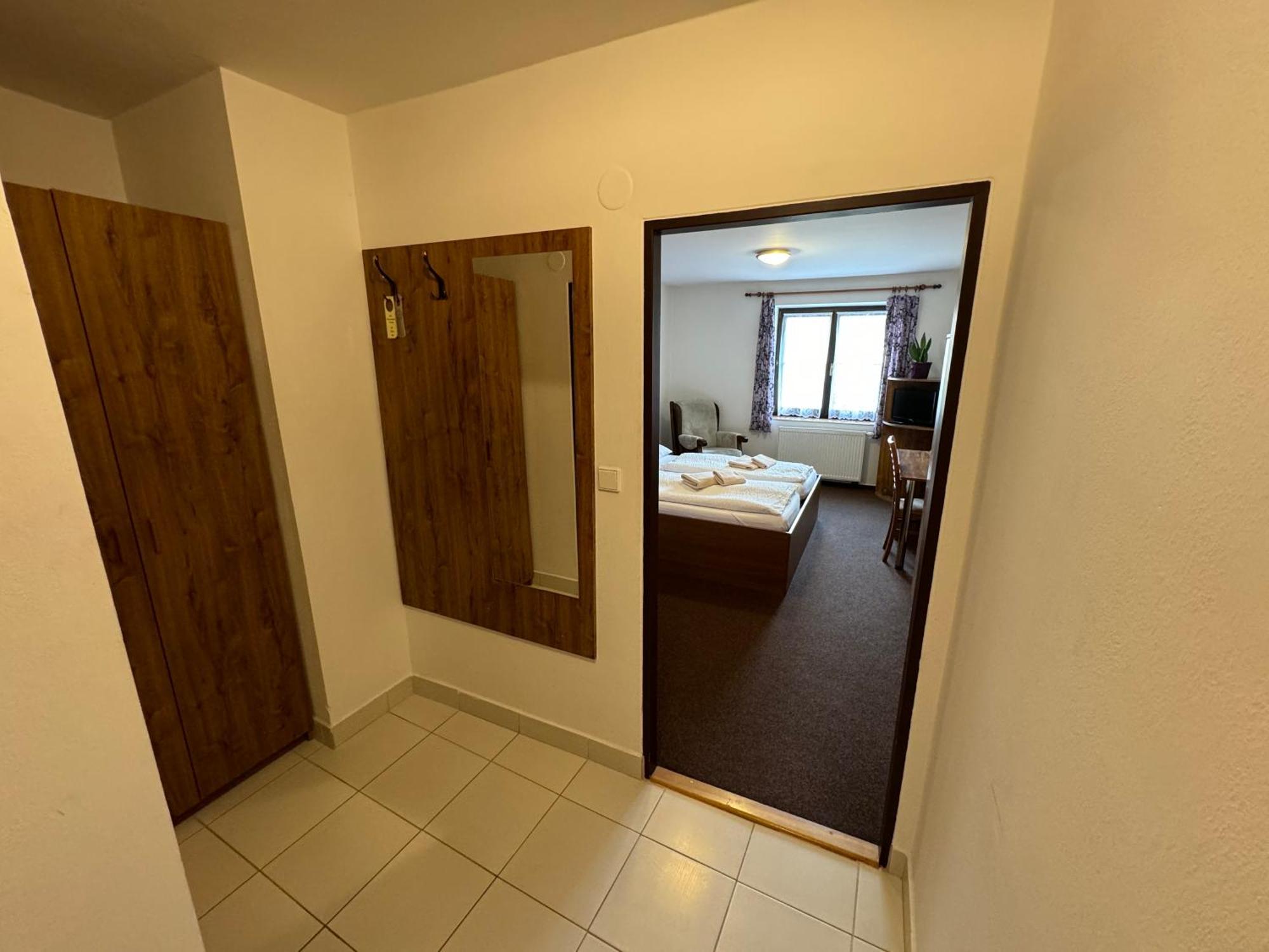 Pension U Svateho Jana Hradec Králové Exteriör bild